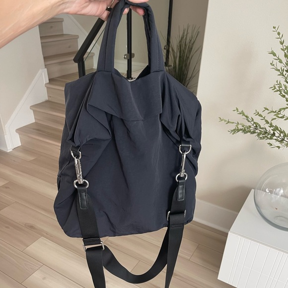 Lululemon On My Level Bag 2.0 - Picture 12 of 15